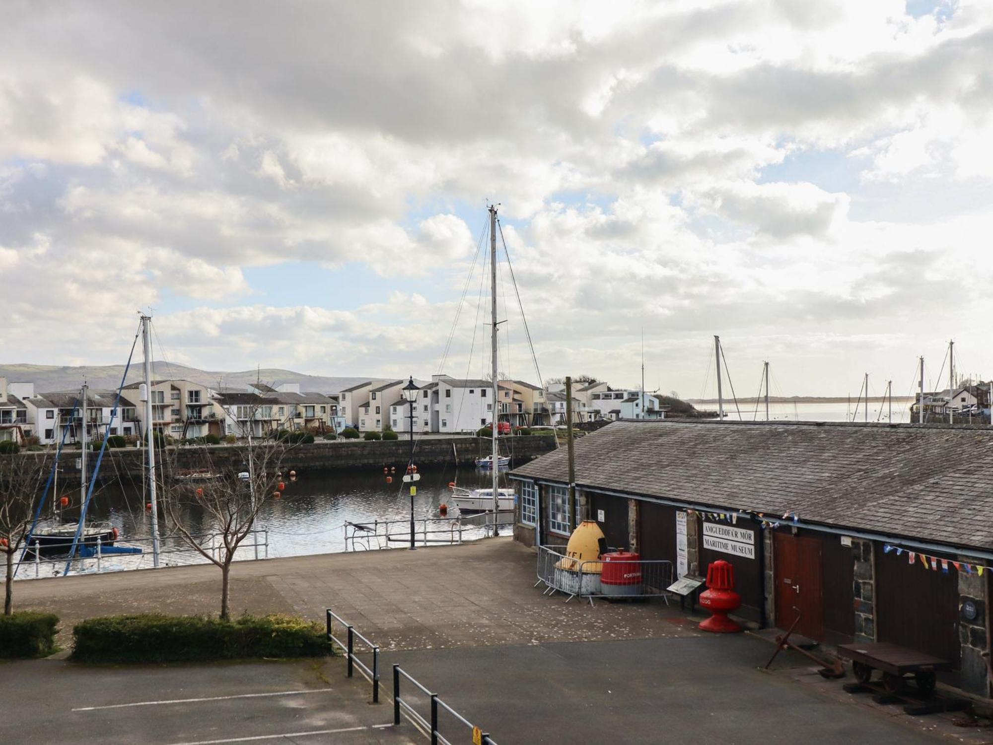 ポルスマドグ Harbour Viewヴィラ エクステリア 写真