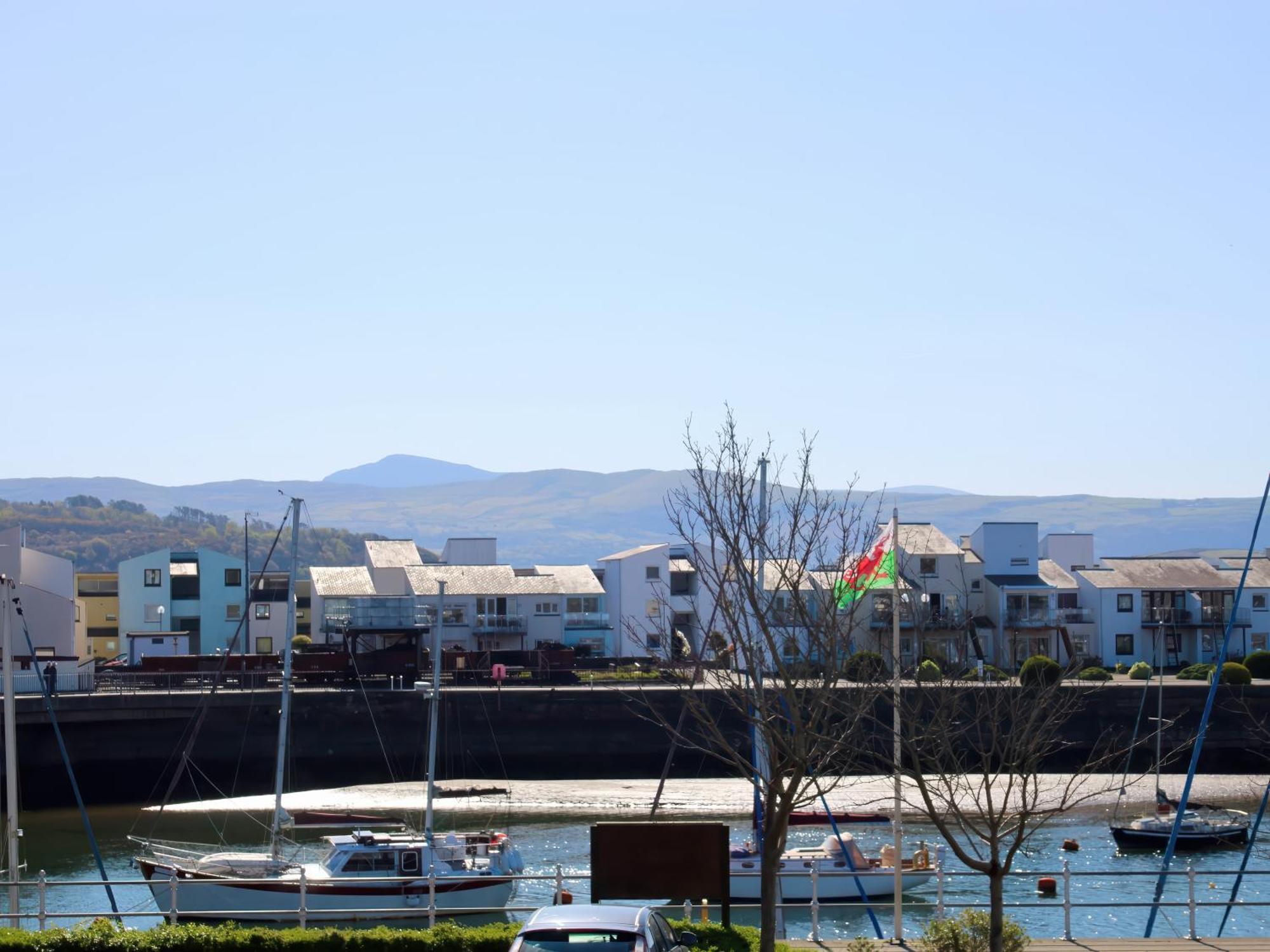 ポルスマドグ Harbour Viewヴィラ エクステリア 写真